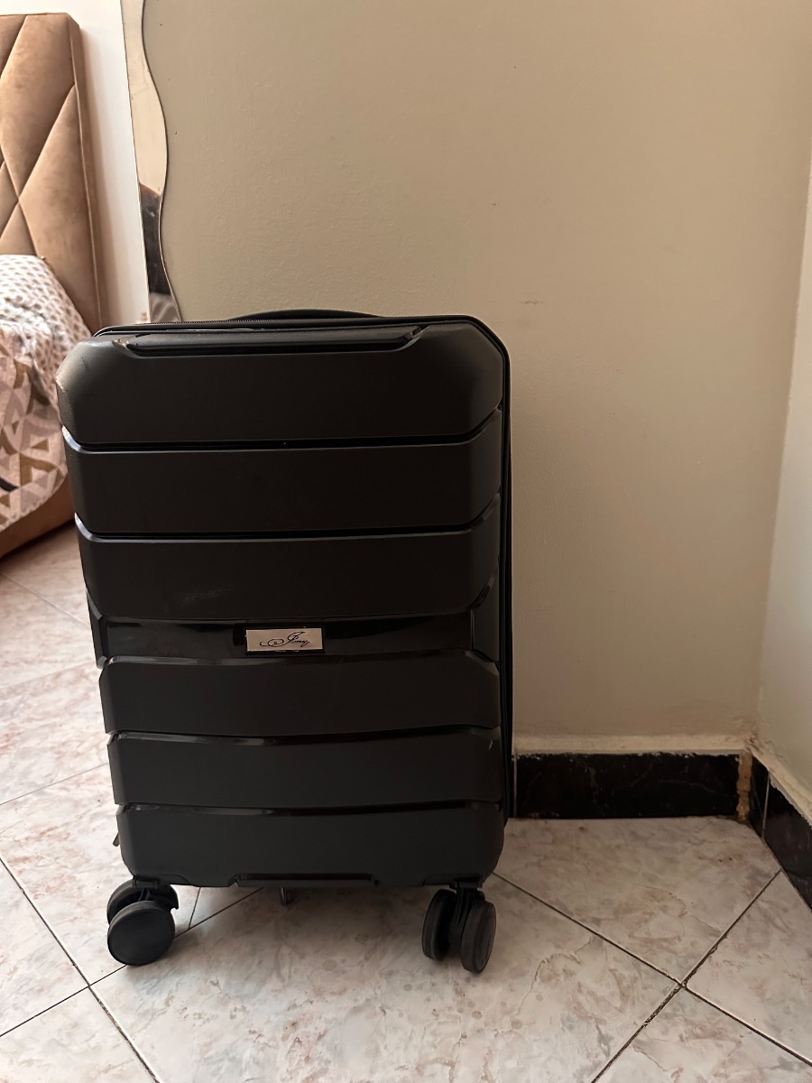 Réclamation d’une petite valise noire perdue